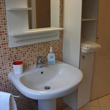 Apartamento Nuovo In Viale Campania Milão